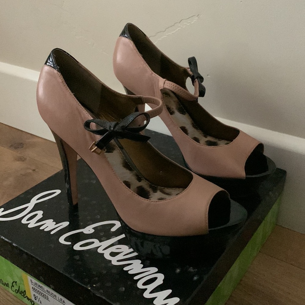 New SAM EDELMAN Jewel Bow Peep Toe Heel Nude